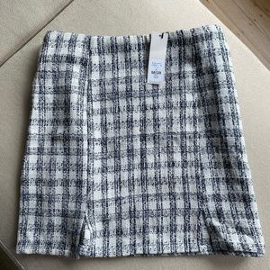 NWT Francesca's Black and White Skirt (Size M)